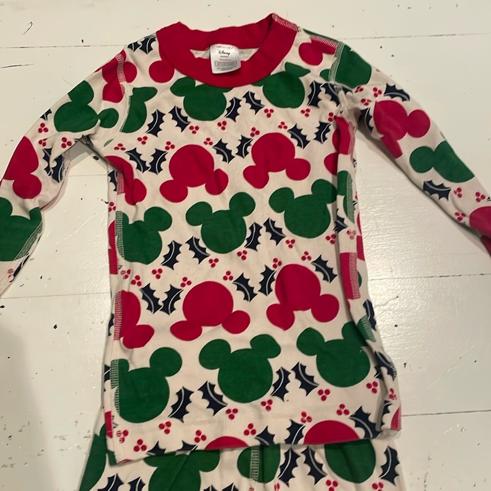 Hanna Anderson Mickey Christmas pajamas! 4t